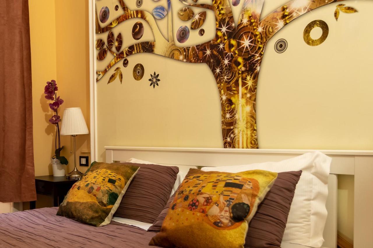 Small Double Room,1354124402:JPEG